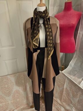 SPANX Black Pants Brown and Gold Patterned Logo-Style Scarf W/Necklace Outfit